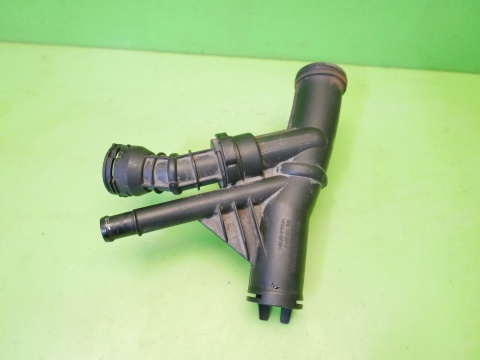 Króciec wody 04L121071E VW GOLF VII 2.0 TDI 12-16