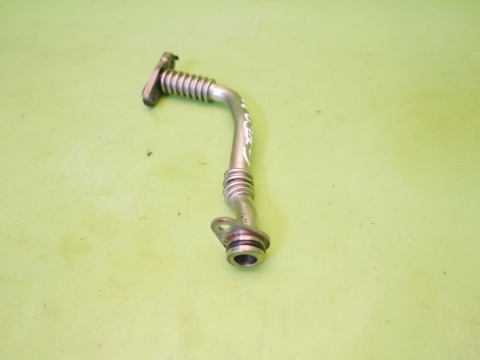 Rurka przewód smarowania oleju turbiny 04L145736H VW GOLF VII 2.0 TDI 12-16