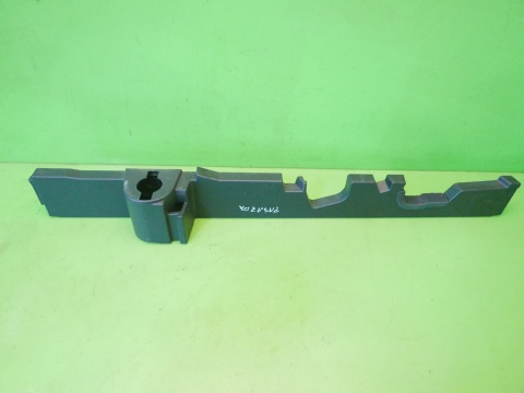 Listwa podłogi bagażnika prawa 5G9864512F VW GOLF VII KOMBI 12-16