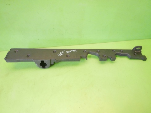 Listwa podłogi bagażnika prawa 5G9864512F VW GOLF VII KOMBI 12-16