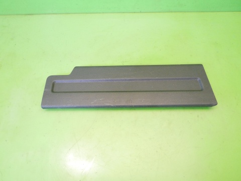 Osłona zaślepka bagażnika prawa 5G9867464 VW GOLF VII KOMBI 12-16