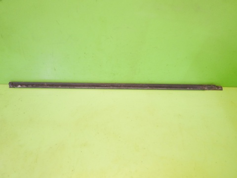 Listwa zgarniająca chrom lewa przód VW GOLF VII 5D KOMBI 12-16