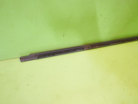 Listwa zgarniająca chrom prawa tył VW GOLF VII 5D KOMBI 12-16