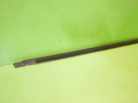 Listwa zgarniająca chrom lewa tył VW GOLF VII 5D KOMBI 12-16