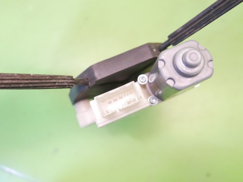 Mechanizm podnośnik szyby lewy tył 5G4839461C VW GOLF VII 5D 12-16