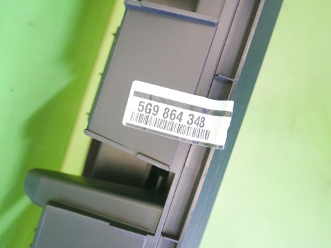 Osłona podłogi bagażnika 5G9864348 VW GOLF VII KOMBI 12-16