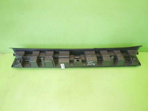 Osłona podłogi bagażnika 5G9864348 VW GOLF VII KOMBI 12-16