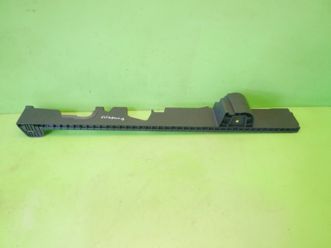 Listwa podłogi bagażnika lewa 5G9864511F VW GOLF VII KOMBI 12-16