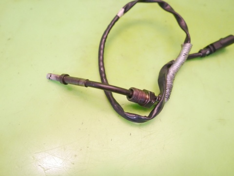 Czujnik temperatury spalin 04L906088AE VW GOLF VII 2.0 TDI 12-16