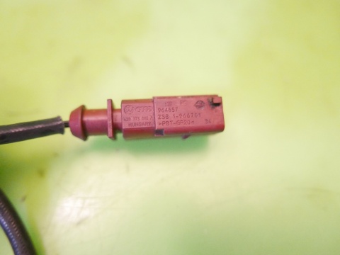 Czujnik temperatury spalin 04L906088AB VW GOLF VII 2.0 TDI 12-16