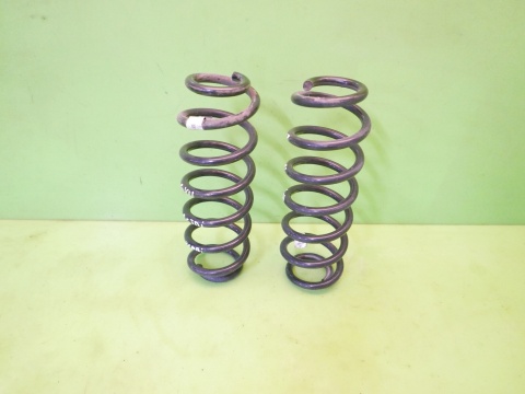 Sprężyny tył tylne 5Q0511115GJ VW GOLF VII 2.0 TDI KOMBI 12-16