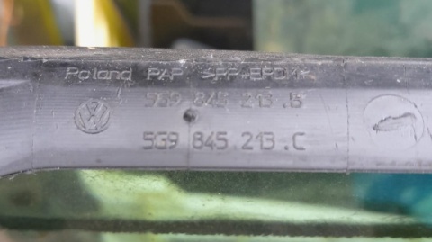 Szyba drzwiowa lewa tył mała ciemna 5G9845213C VW GOLF VII 5D KOMBI 12-16