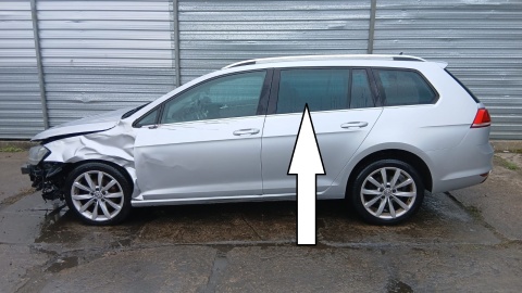 Szyba drzwiowa lewa tył duża ciemna 5G9845025A VW GOLF VII 5D KOMBI 12-16