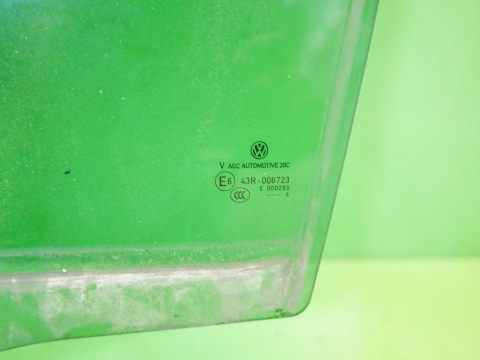 Szyba drzwiowa lewa tył duża ciemna 5G9845025A VW GOLF VII 5D KOMBI 12-16