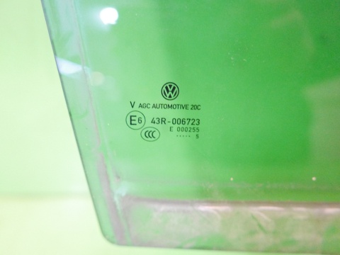 Szyba drzwiowa prawa tył duża ciemna 5G9845026A VW GOLF VII 5D KOMBI 12-16