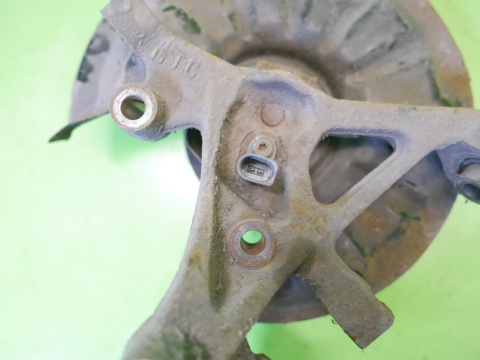 Zwrotnica piasta prawa tył VW GOLF VII 2.0 TDI KOMBI 12-16