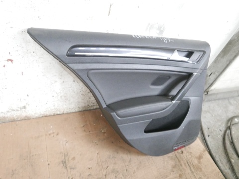 Boczek tapicerka lewa tył VW GOLF VII KOMBI 5D 12-16