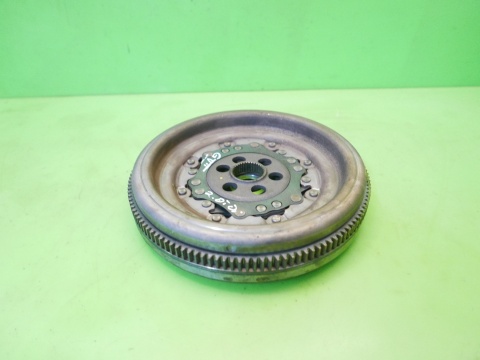 Koło dwumasowe dsg ZSB 03L105266DE VW GOLF VII 2.0 TDI 12-16