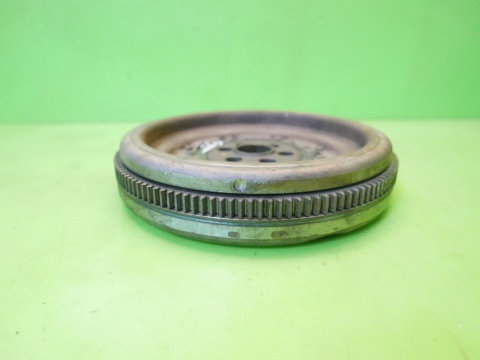 Koło dwumasowe dsg ZSB 03L105266DE VW GOLF VII 2.0 TDI 12-16