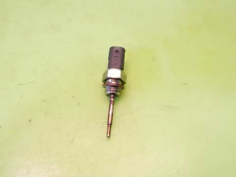 Czujnik temperatury powietrza dolotowego 03N906081A VW GOLF VII 2.0 TDI 12-