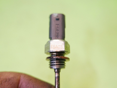 Czujnik temperatury powietrza dolotowego 03N906081A VW GOLF VII 2.0 TDI 12-