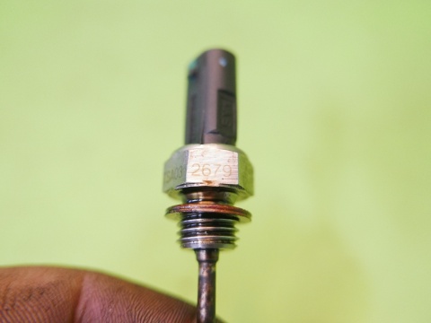 Czujnik temperatury powietrza dolotowego 03N906081A VW GOLF VII 2.0 TDI 12-