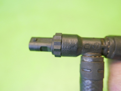 Czujnik temperatury paliwa 04L919565 VW GOLF VII 2.0 TDI 12-16