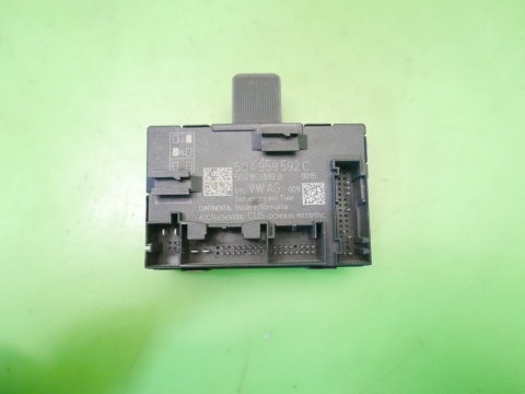 Moduł sterownik drzwi prawy przód 5Q4959593C VW GOLF VII 2.0 TDI KOMBI 12-16