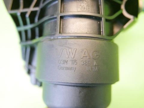 Podstawa obudowa flitra oleju chłodniczka 03N115389A VW GOLF VII 2.0 TDI