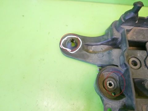 Podstawa półka akumulatora 5Q0915321H VW GOLF VII 2.0 TDI 12-16