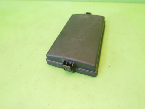 Osłona klapka skrzynki bezpieczników 5Q0937132A VW GOLF VII 2.0 TDI 12-16