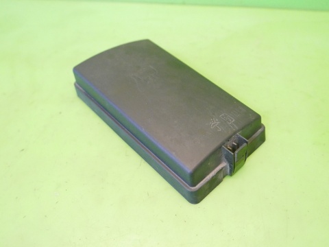 Osłona klapka skrzynki bezpieczników 5Q0937132A VW GOLF VII 2.0 TDI 12-16