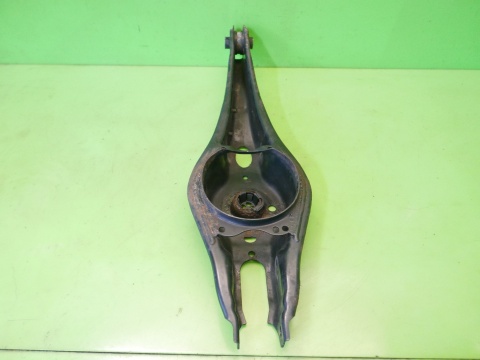 Wahacz poprzeczny lewy tył dół VW GOLF VII 2.0 TDI KOMBI 12-16