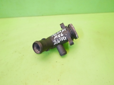 Króciec pompy wody YC1Q8A544AC FORD TRANSIT MK6 2.4 TDDI 00-06