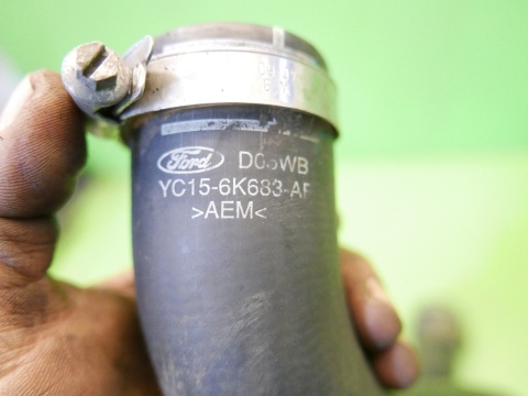 Rura wąż przewód powietrza YC156K683AF FORD TRANSIT MK6 2.4 TDDI 00-06