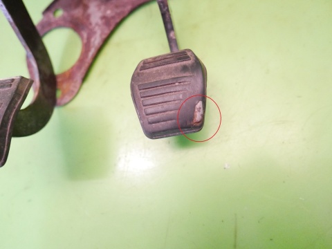 Pedał sprzęgła + hamulca TRANSIT MK6 2.4 TDDI 00-06