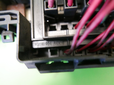 Skrzynka bezpieczników FORD TRANSIT MK6 2.4 TDDI 00-06