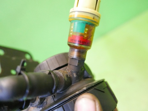 Podstawa obudowa filtra paliwa YC159S324AC FORD TRANSIT MK6 2.4 TDDI 00-06