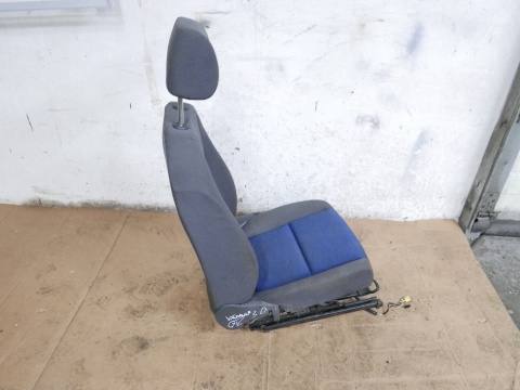 Fotel lewy kierowcy przód VW GOLF V 1K HB 5D 03-09