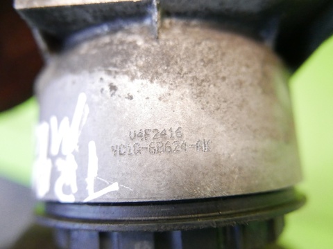 Podstawa obudowa filtra oleju YC1Q6B624AK FORD TRANSIT MK6 2.4 TDDI 00-06