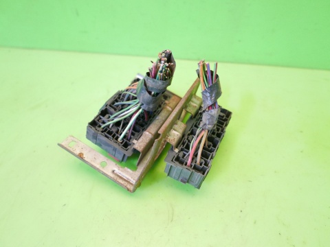 Skrzynka bezpieczników FORD TRANSIT MK6 2.4 TDDI 00-06