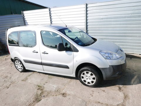 ZAPIĘCIE PASA PRAWE PRZÓD PEUGEOT PARTNER II PHI ZAPIĘCIE PASA PRAWE PRZÓD PEUGEOT PARTNER II PHI