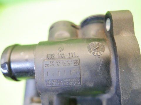 Obudowa króciec termostatu 032121111BM VW GOLF V 1K 1.4 16V 03-09