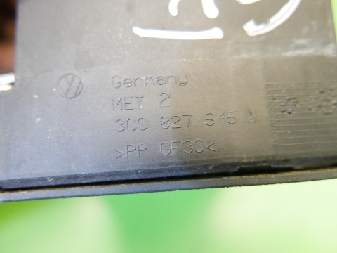 Zamek klapy tył bagażnika 1K6827505C 3C9827645A VW GOLF V HB 03-09