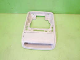 Ramka mocowanie lampki podsufitki przód 1K0868837D VW GOLF V HB 5D 03-09