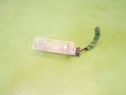 Lampka oświetlenie kabiny 7L6947101A VW GOLF V HB 5D 03-09