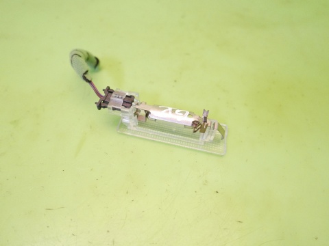 Lampka oświetlenie kabiny 7L6947101A VW GOLF V HB 5D 03-09