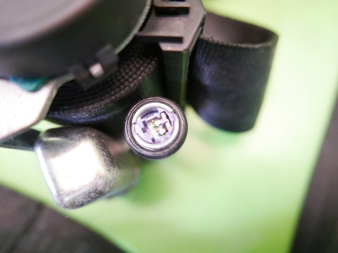 Pas bezpieczeństwa lewy przód 1K4857705D VW GOLF V HB 5D 03-09