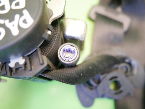 Pas bezpieczeństwa prawy przód 1K4857706 VW GOLF V HB 5D 03-09