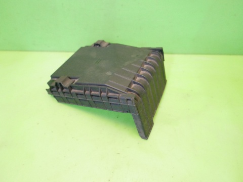 Obudowa osłona skrzynki bezpieczników 1K0937132F VW GOLF V 1K 1.4 16V 03-09